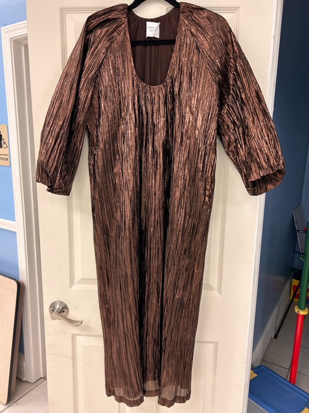 Tuckernuck Hyacinth House Dorinda Plisse Midi Dress Metallic Bronze Size Medium